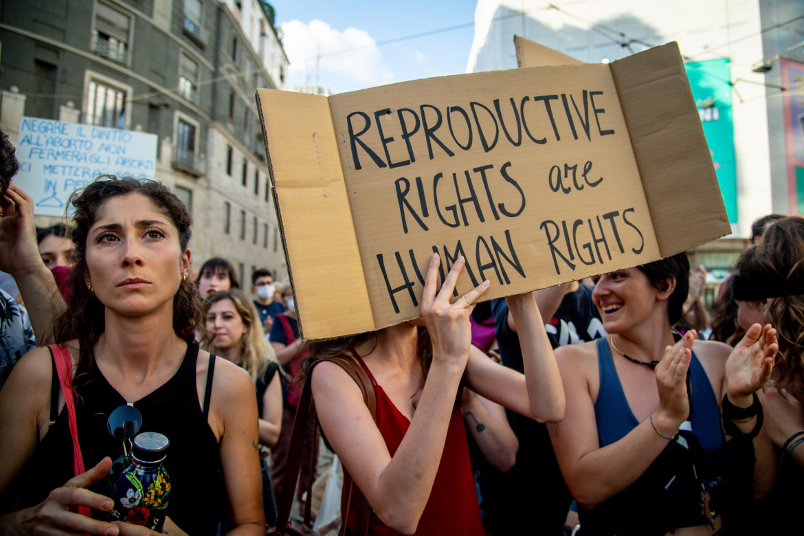 La pezza sull’aborto, c’è ma non si nomina