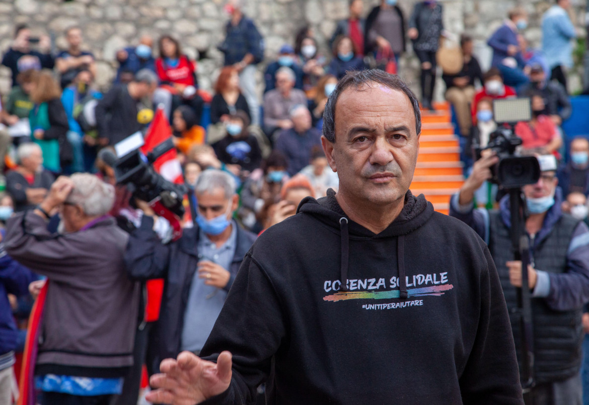 «È amico di Mimmo Lucano». La mannaia del Csm cala sul giudice Sirianni