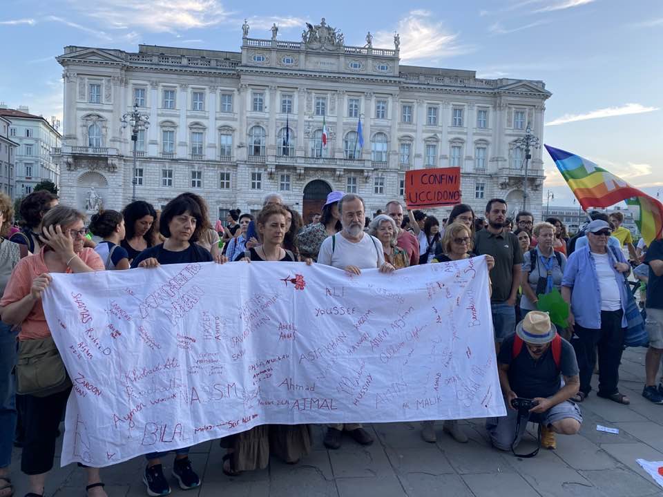 Trieste, sgomberato il Silos. I migranti senza casa e senza bagni