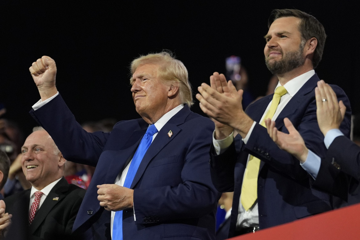 Donald Trump e il candidato alla vicepresidenza JD Vance foto Ap