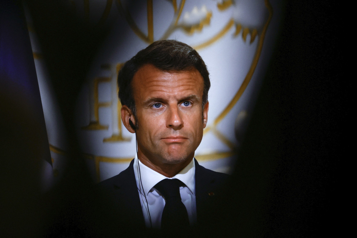 Macron tifa da solo, per Francia-Israele stadio vuoto da record