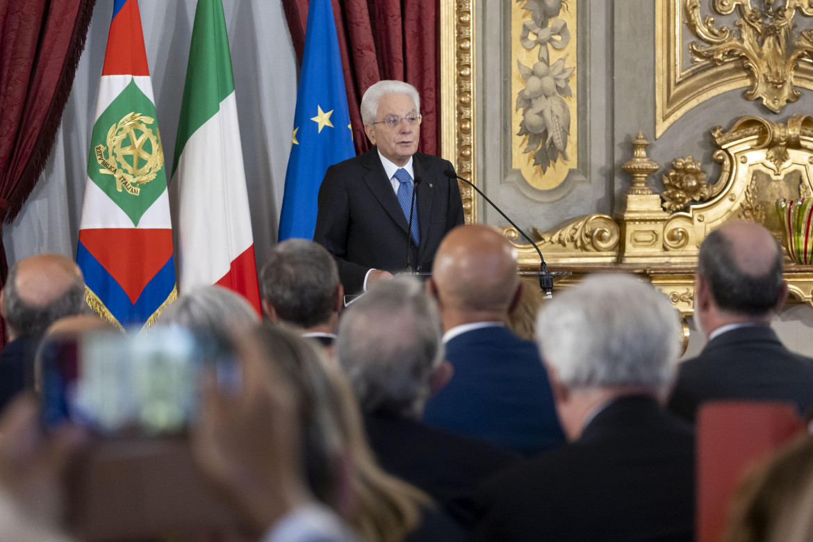 Mattarella: «Eversivi gli atti contro l’informazione»