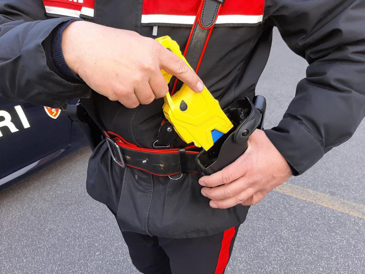 Colpito dai carabinieri con il taser, muore