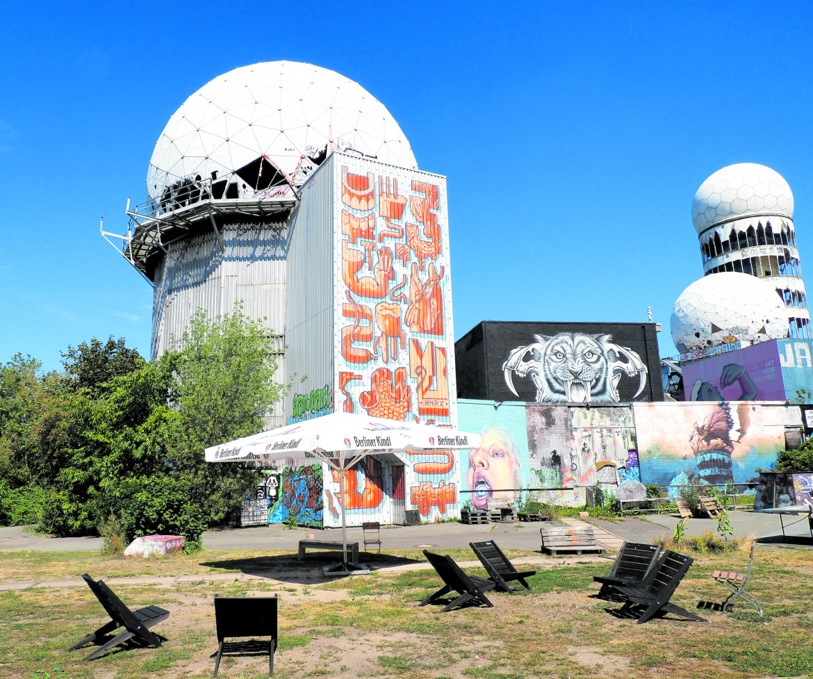 Berlino, Teufelsberg, la collina di detriti divenuta stazione di spionaggio americana durante la Guerra fredda