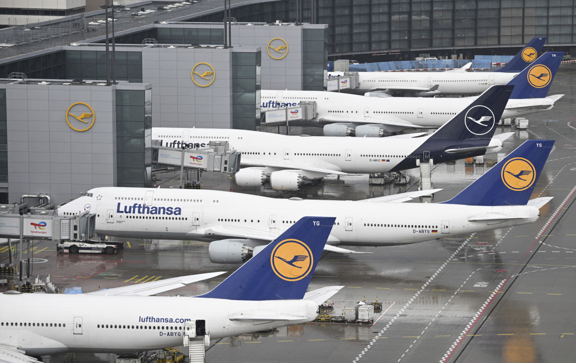 Lufthansa-Ita, l’Ue impone tagli e regala slot