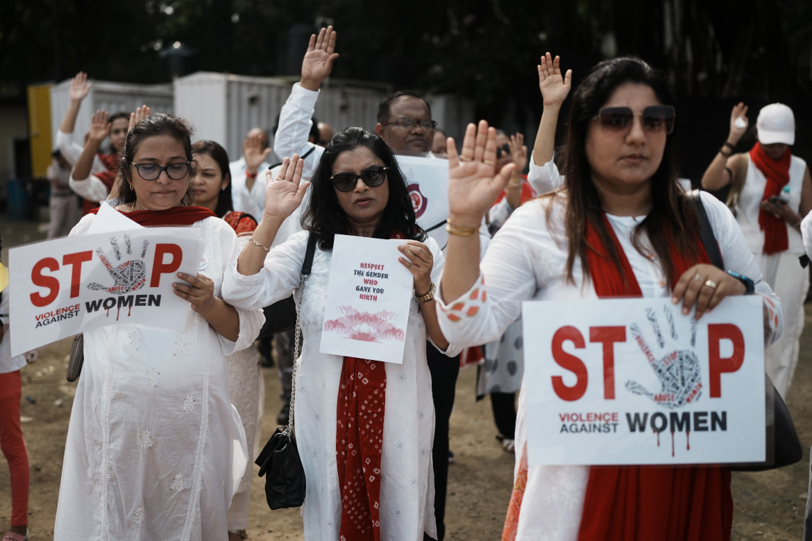 Mumbai, 19 agosto, una delle tante manifestazioni contro la violenza sulle donne di questi giorni