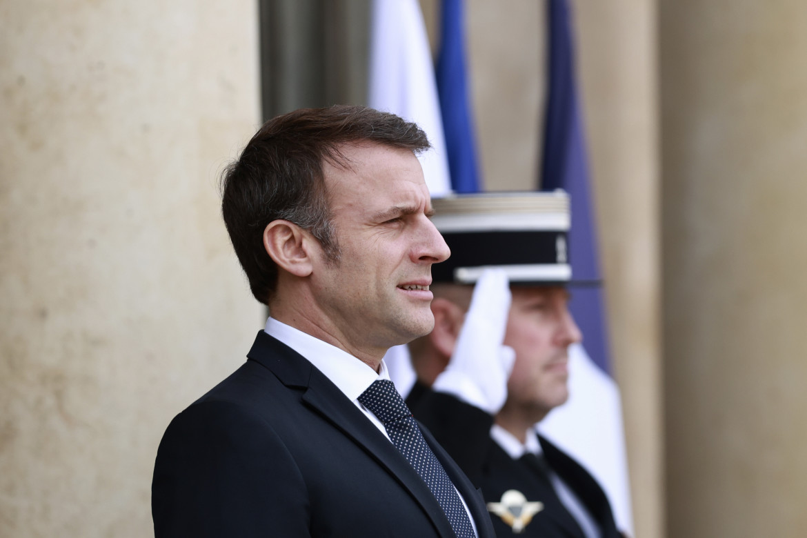 Francia, via la sinistra ma non basta: la crisi ora si chiama Macron