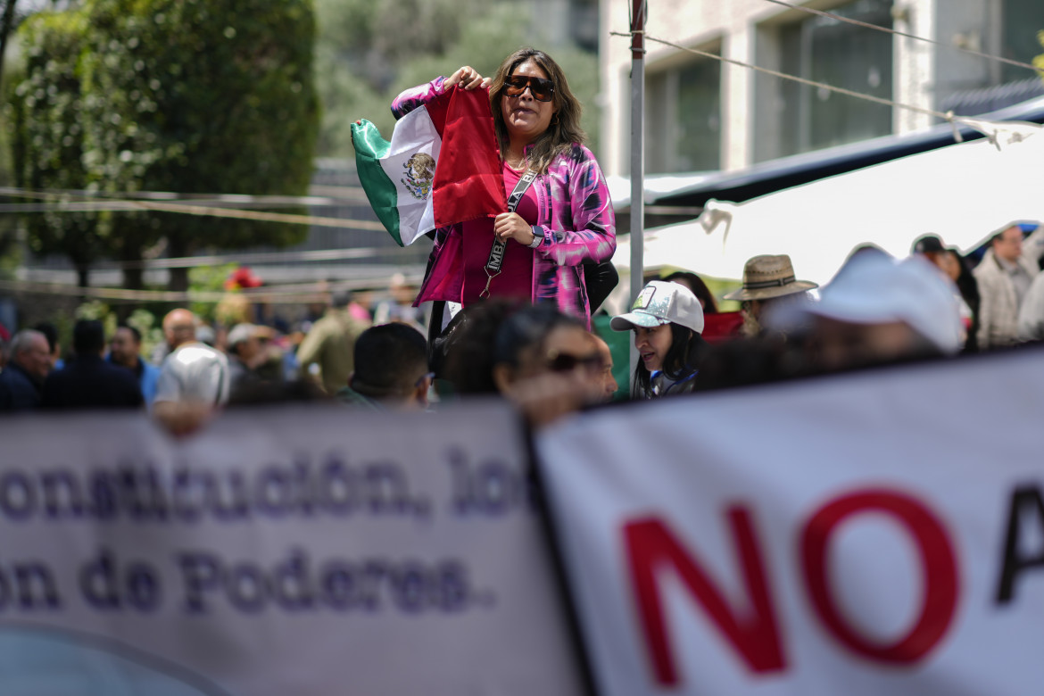 Messico, giudici in sciopero contro la riforma Obrador - AP Photo/Eduardo Verdugo