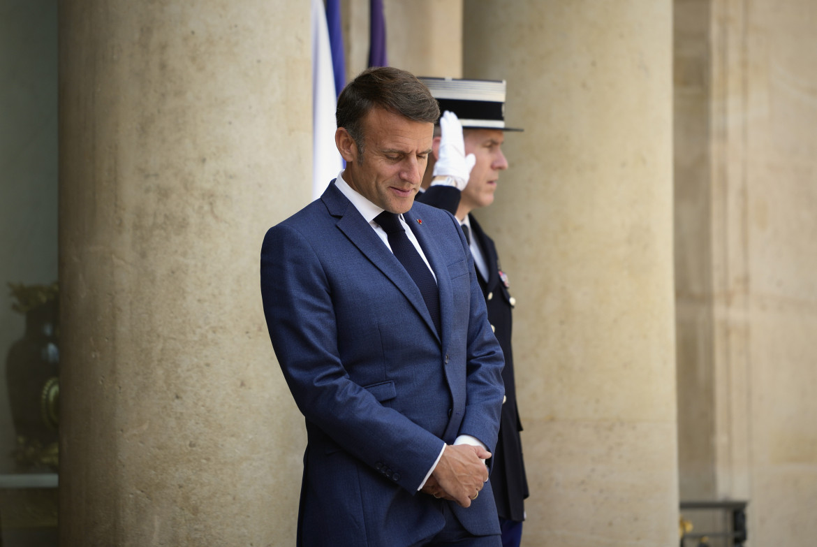 Macron prende altro tempo. La Francia senza primo ministro