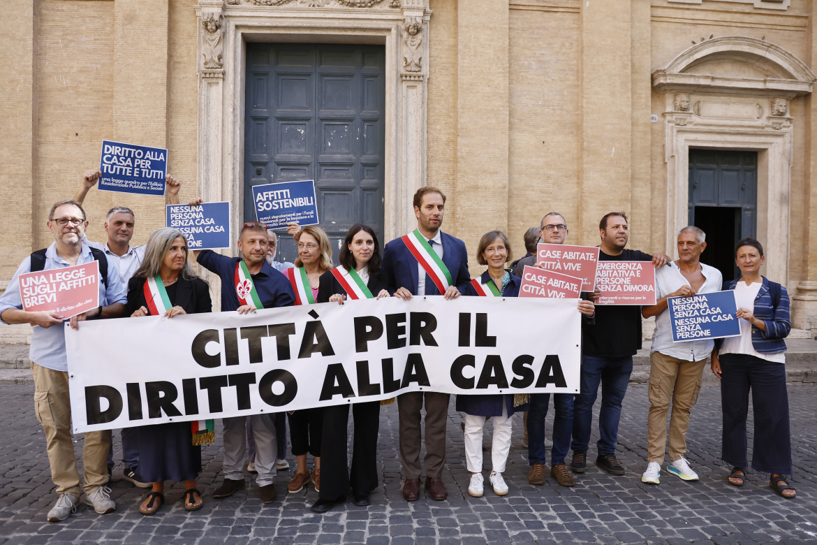 Undici città lanciano l’allarme sul diritto all’abitare