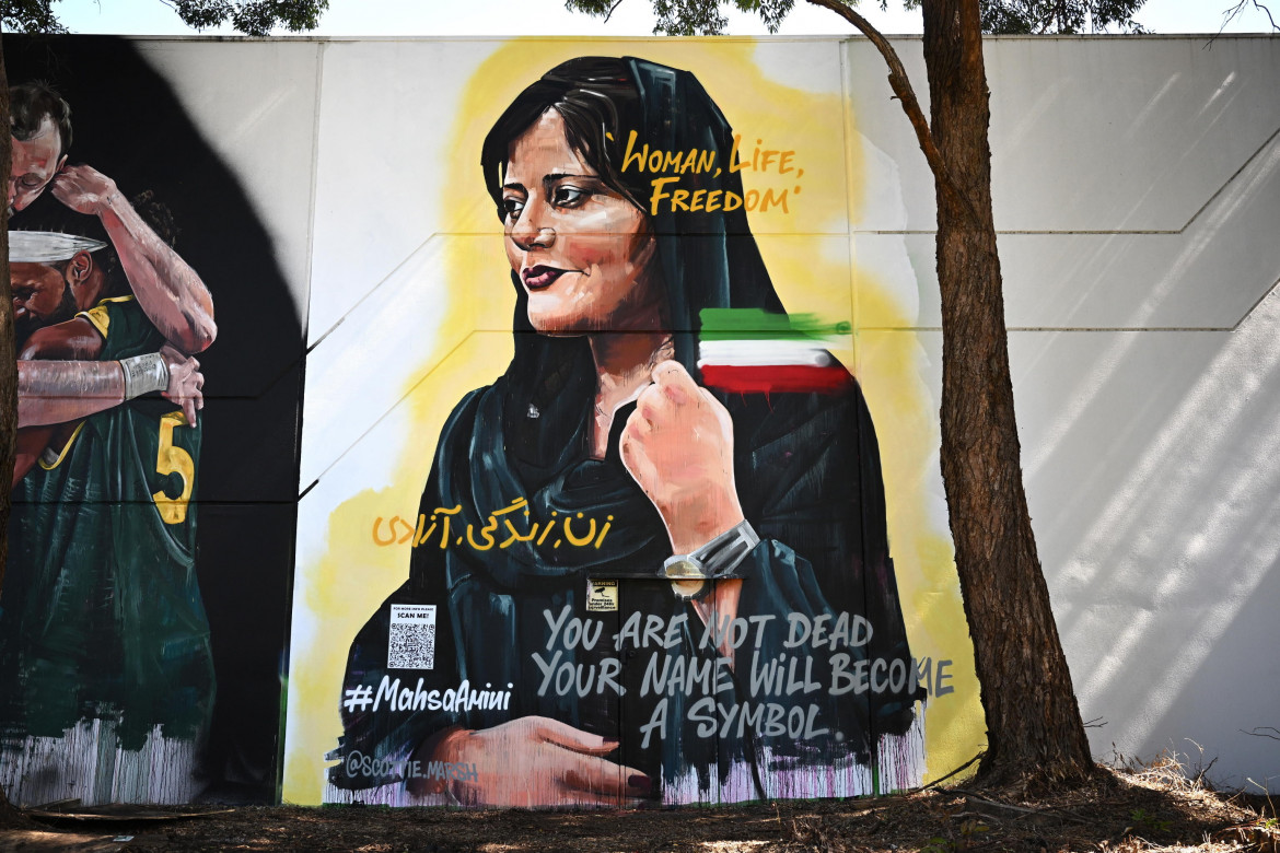 Un murale per Mahsa Amini a Sidney Epa/Dan Himbrechts