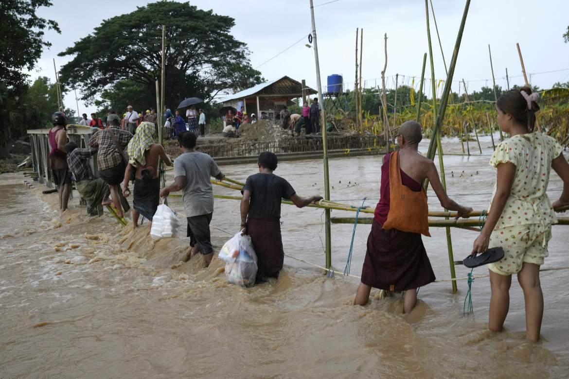 Myanmar, 600 mila sfollati a causa dell’alluvione