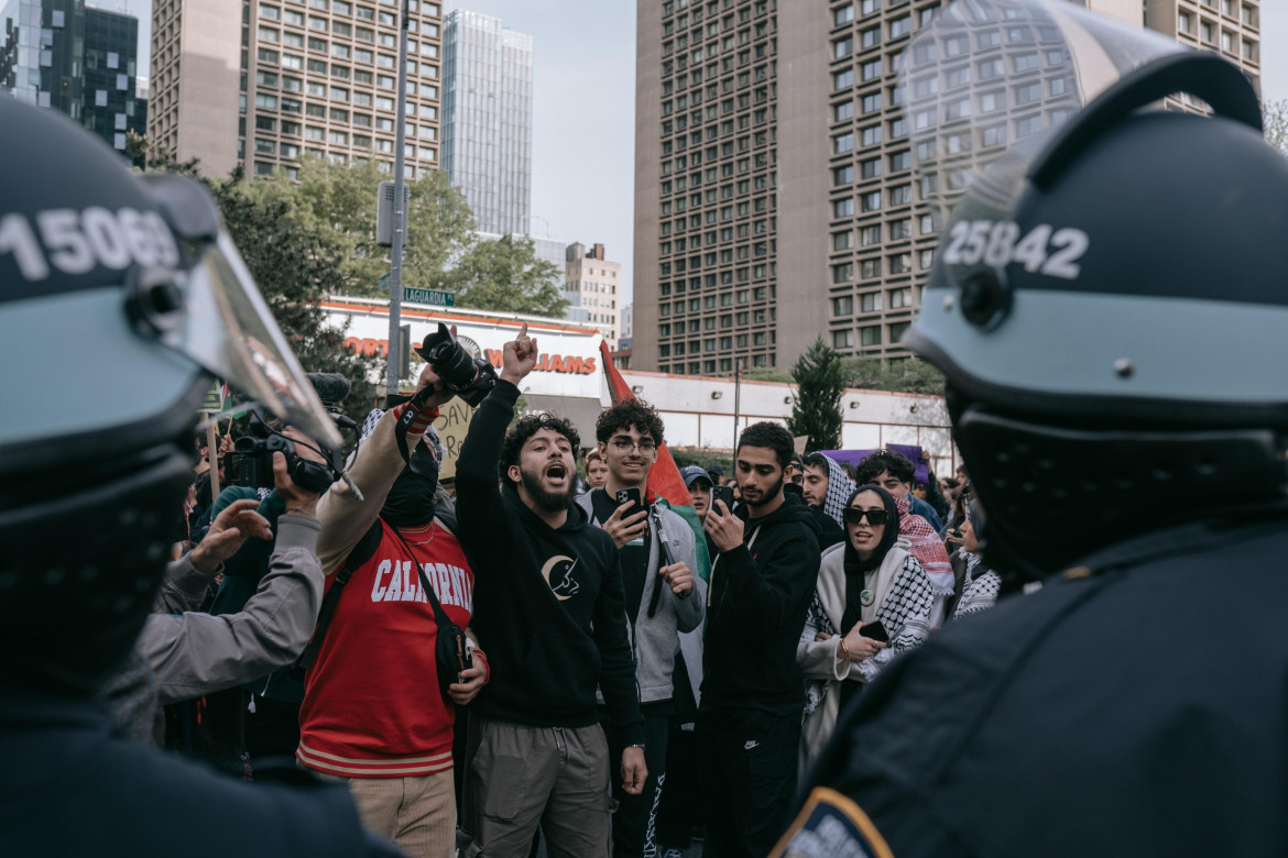 Una protesta dello scorso maggio alla New York University