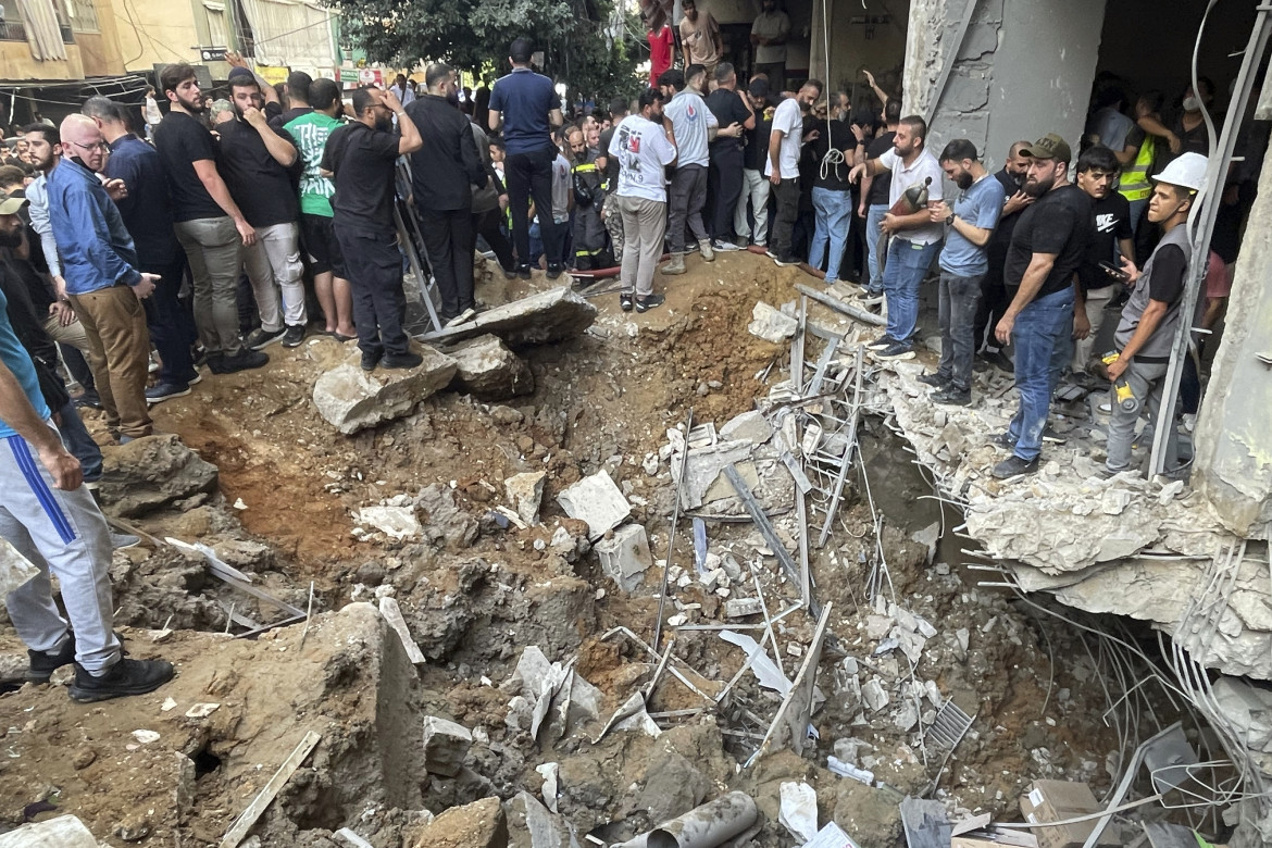 «A Beirut gli ospedali non reggono il ritmo delle vittime. Clima di ansia e paura»