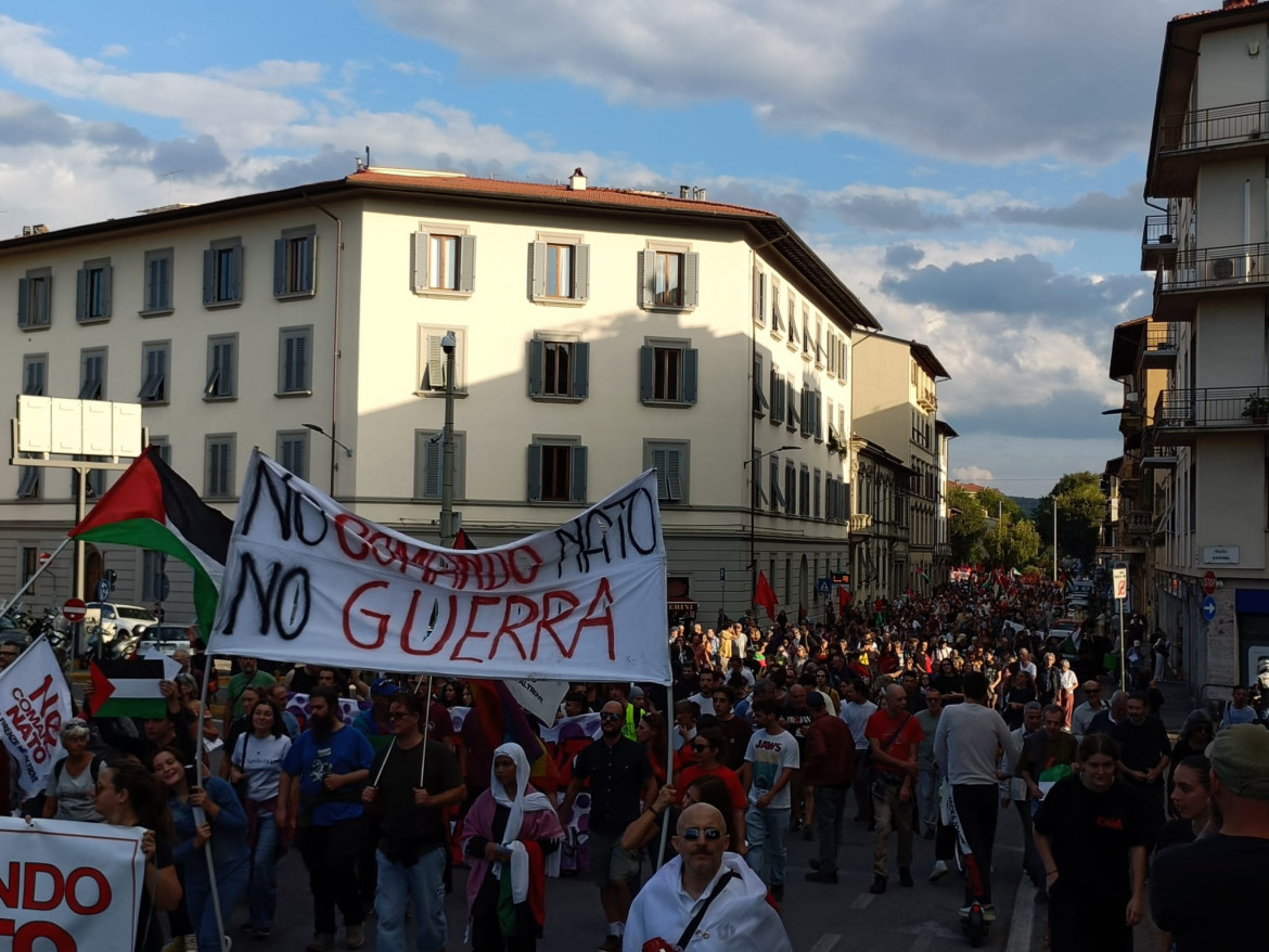 Comando Nato a Firenze, c’è chi dice no