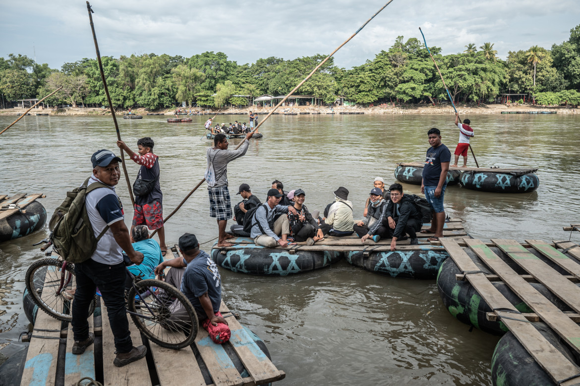 Trasbordo di migranti dalla sponda guatemalteca foto di Simona Carnino