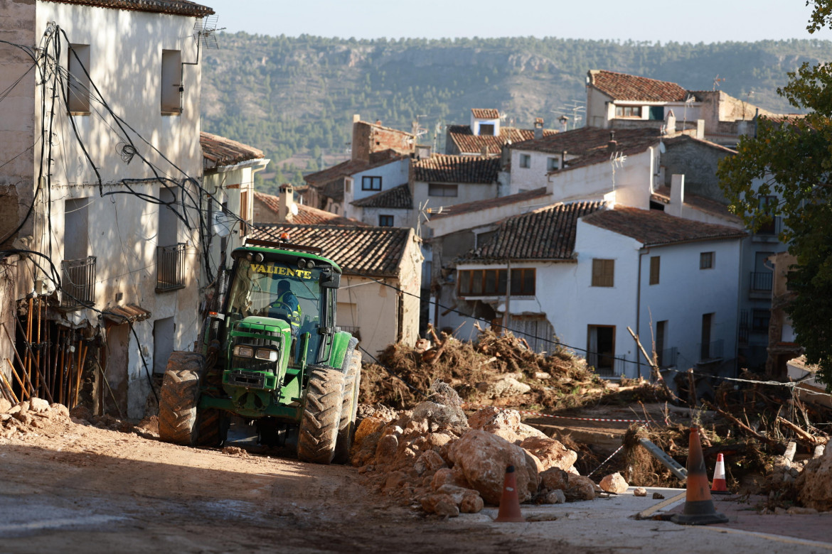 Vista della distruzione nel comune di Letur colpito dall'alluvione foto Ansa