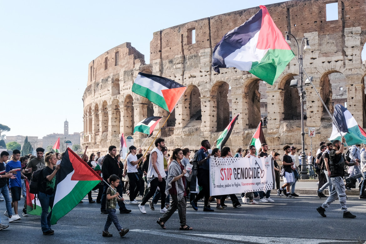 Il Tar conferma lo stop al corteo. E la Comunità palestinese si sfila