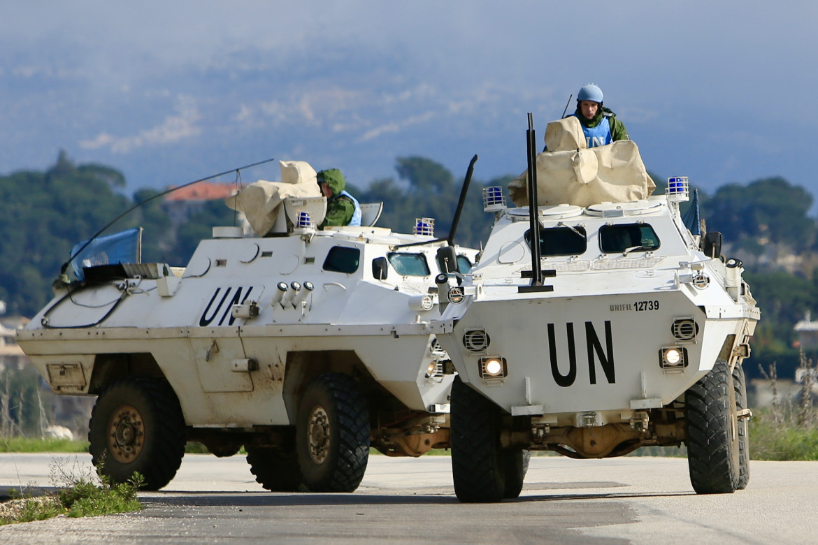 Blindati dell’Unifil nel sud del Libano foto Ansa