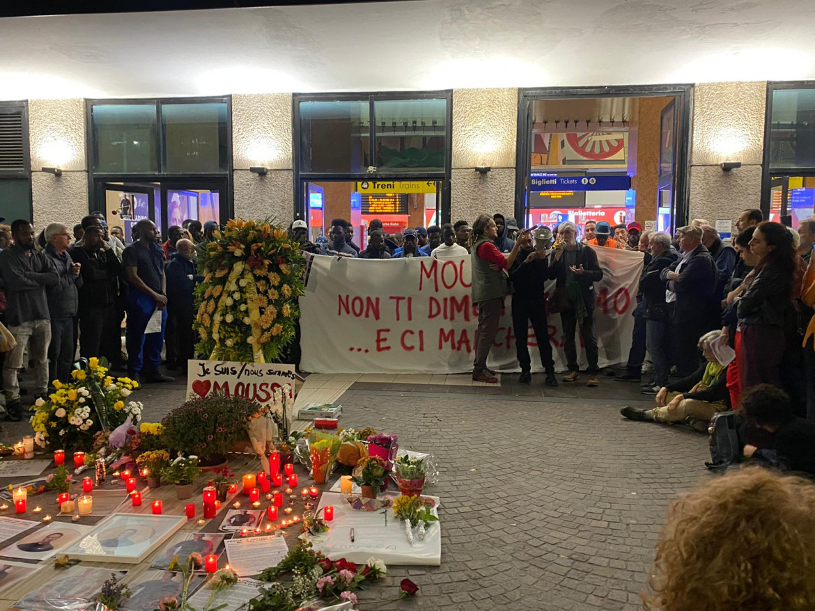 Il presidio alla stazione di Verona foto di Iacopo Rui