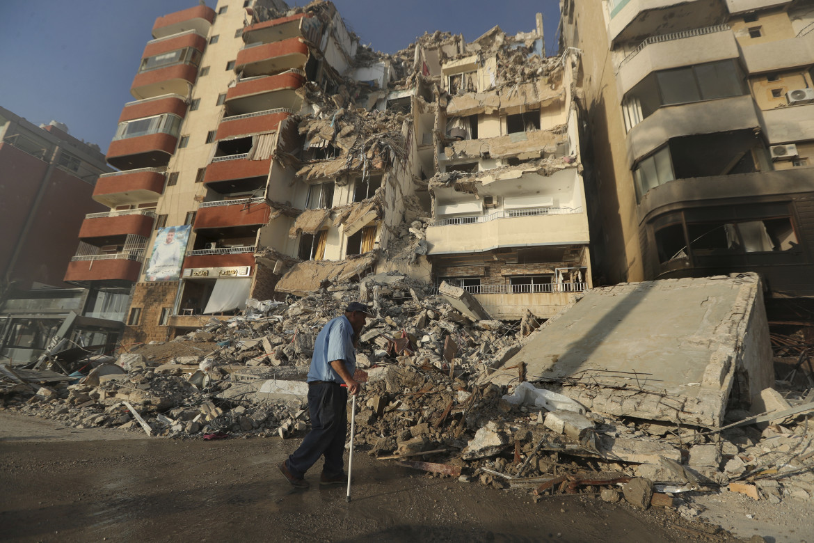 Tiro in macerie dopo i raid israeliani di ieri Ap/Mohammed Zaatari