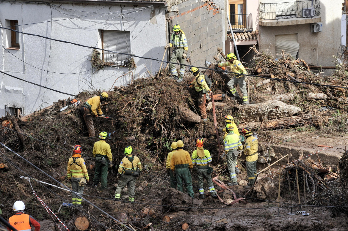 Alla ricerca di dispersi a Letur, Valencia - foto Ap