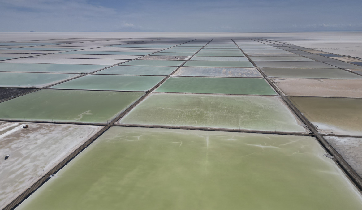 L'impianto di estrazione del litio nel Salar de Uyuni - Ap