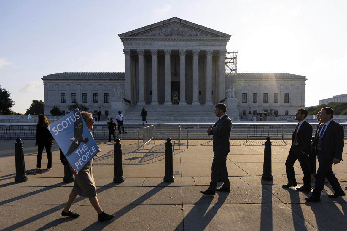 Manifestazione di protesta davanti alla Corte suprema Usa