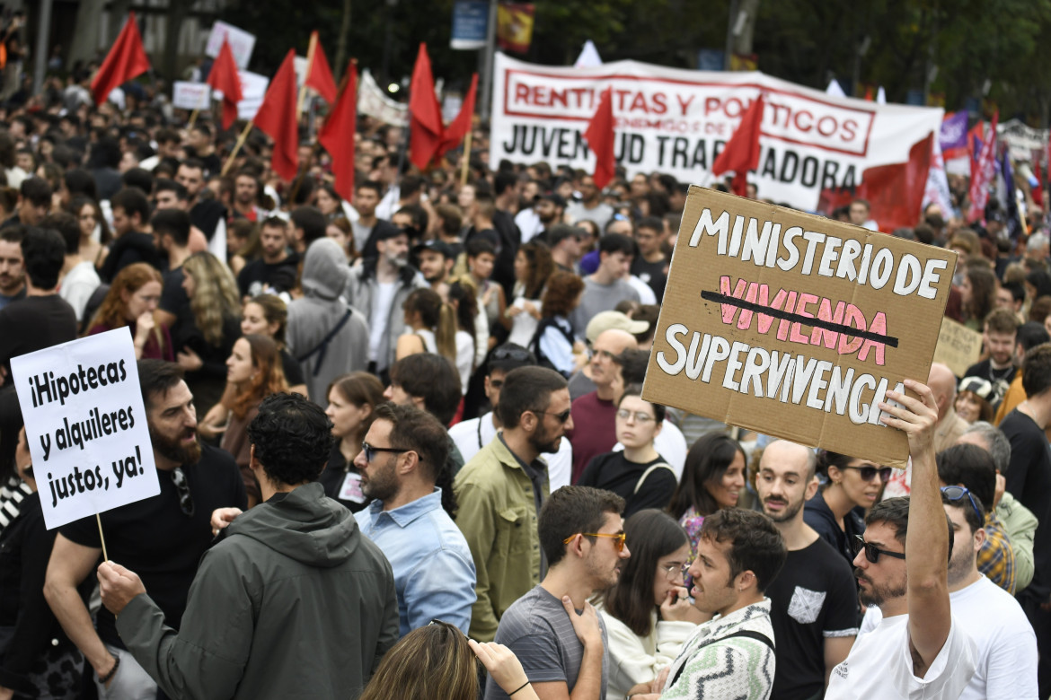 Madrid, manifestazione per il diritto alla casa (Europa Press via AP)