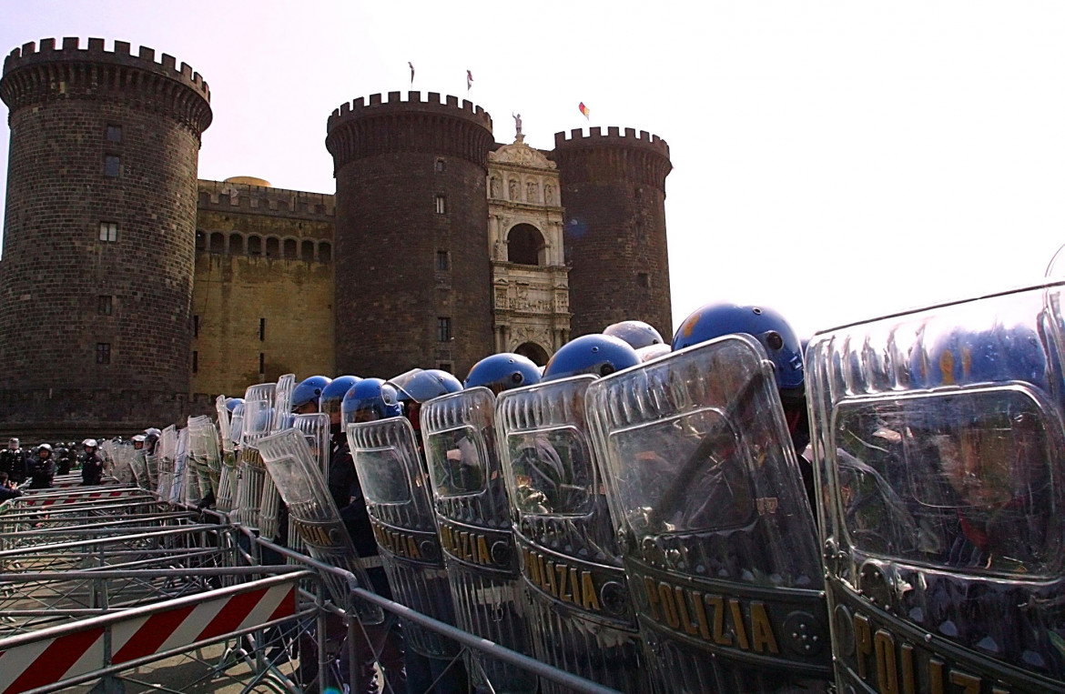 Pestaggi alla caserma Raniero, i poliziotti condannati dovranno risarcire lo Stato