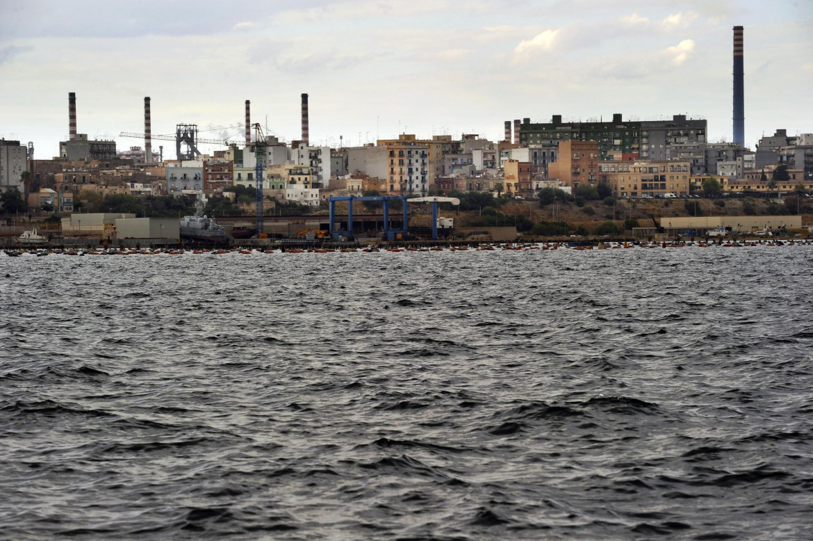 L’ex Ilva di Taranto foto Ansa