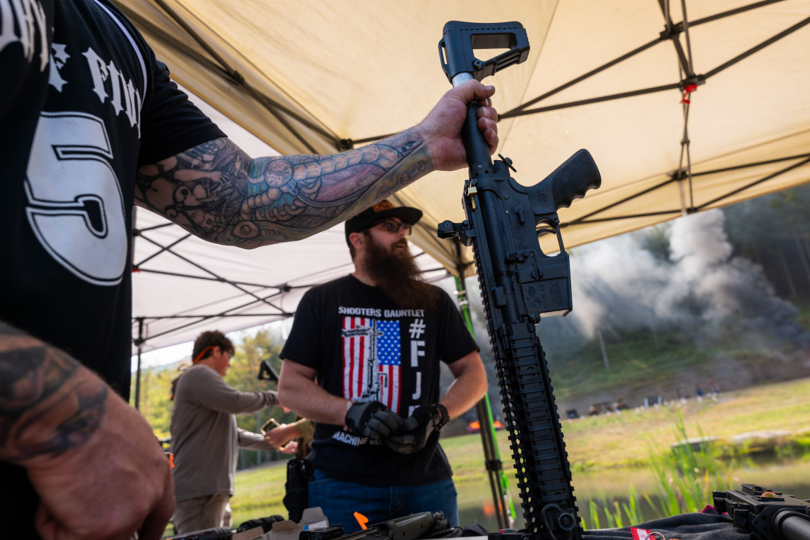 Monroe, Pennsylvania: l’iniziativa annuale «Machine Gun Shoot» foto Spencer Platt/Getty Images