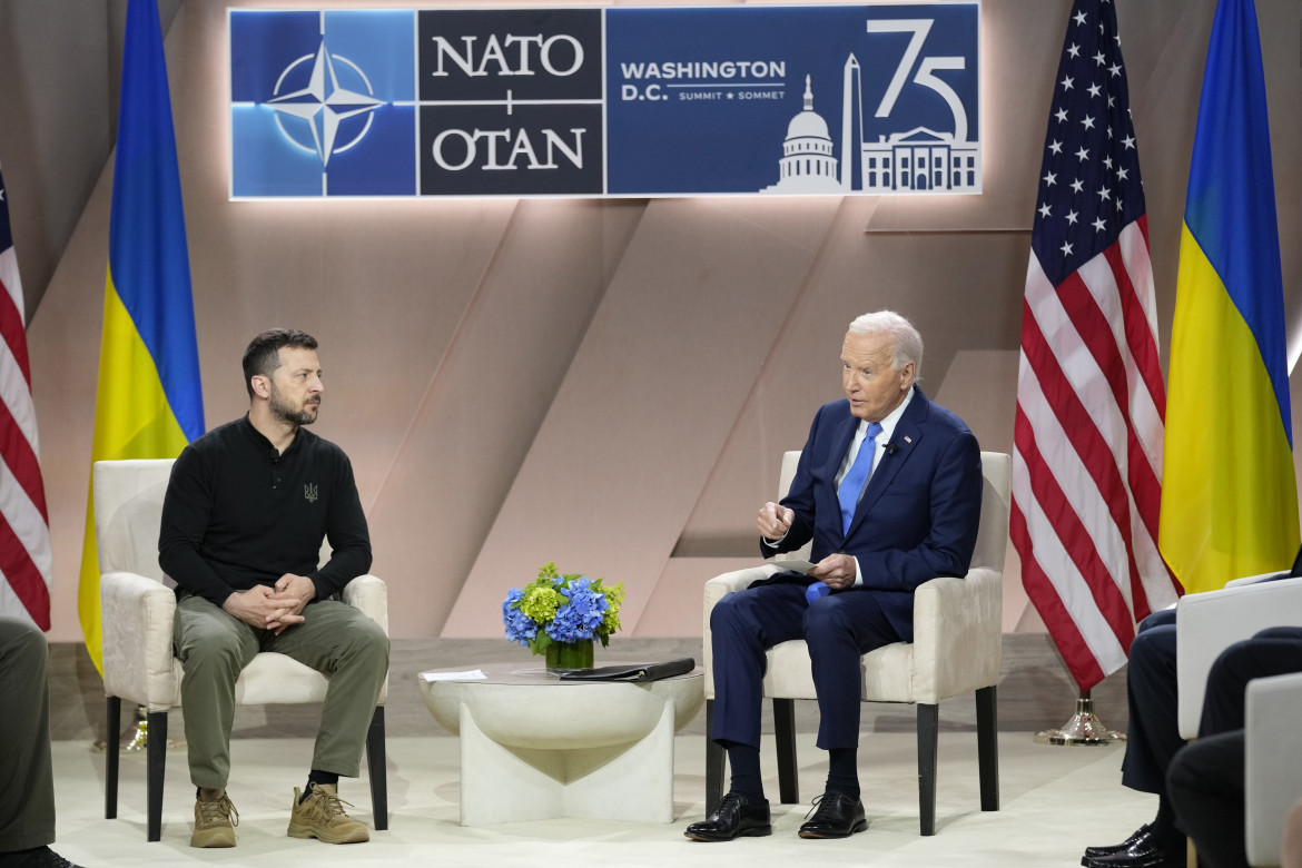 Un incontro tra il presidente degli Stati uniti Biden e il presidente ucraino Zelenskyy a Washington foto di Susan Walsh/Ap