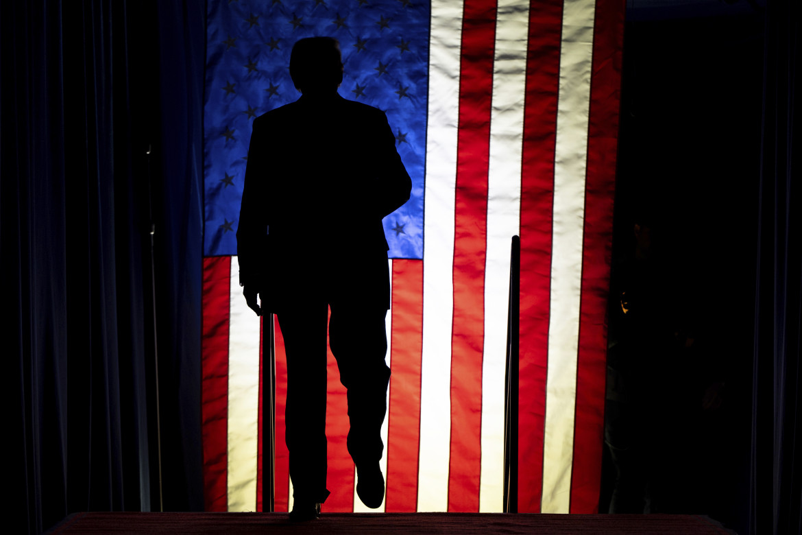 L'arrivo del candidato repubblicano alla presidenza Donald Trump a un comizio elettorale al Rocky Mount Event Center foto di Julia Demaree Nikhinson/Ap