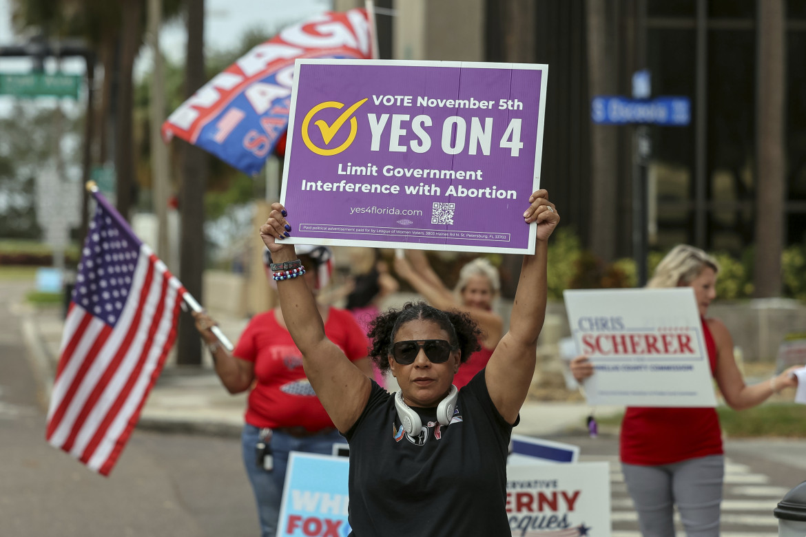 Donne pro referendum sull'aborto in Florida - foto Ap