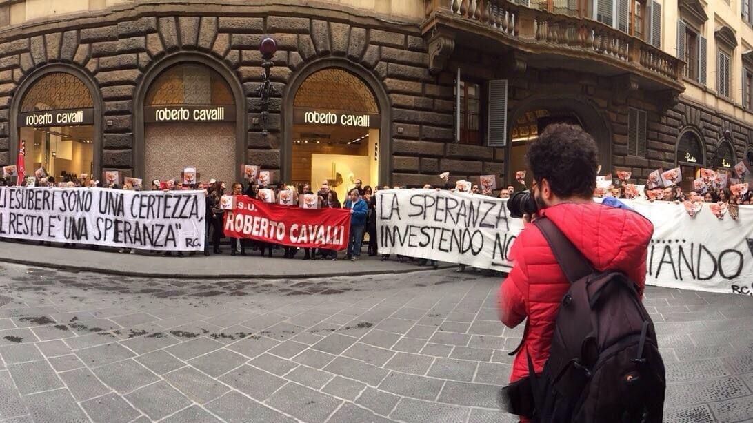 Una manifestazione per lo sciopero della moda a Firenze - foto Cgil