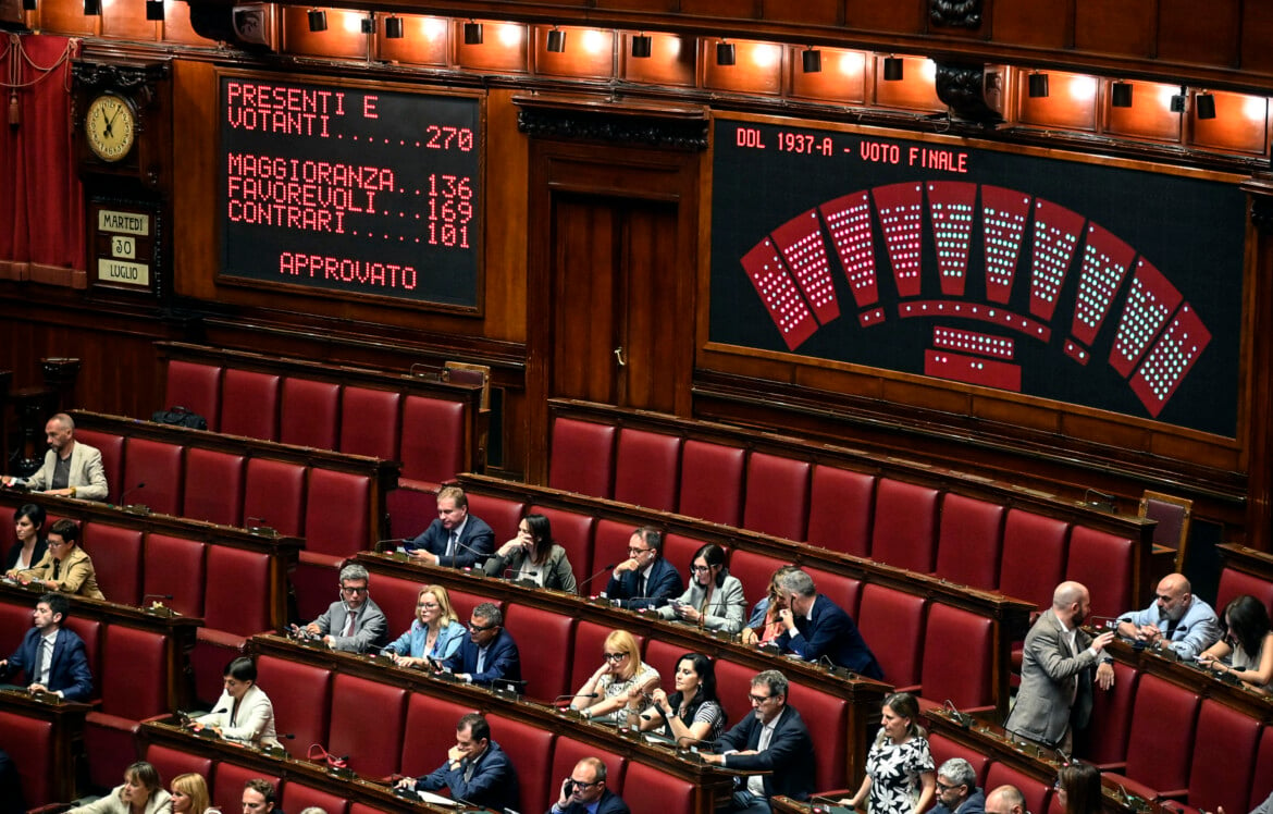 Un voto alla Camera dei Deputati a Roma foto Riccardo Antimiani/LaPresse