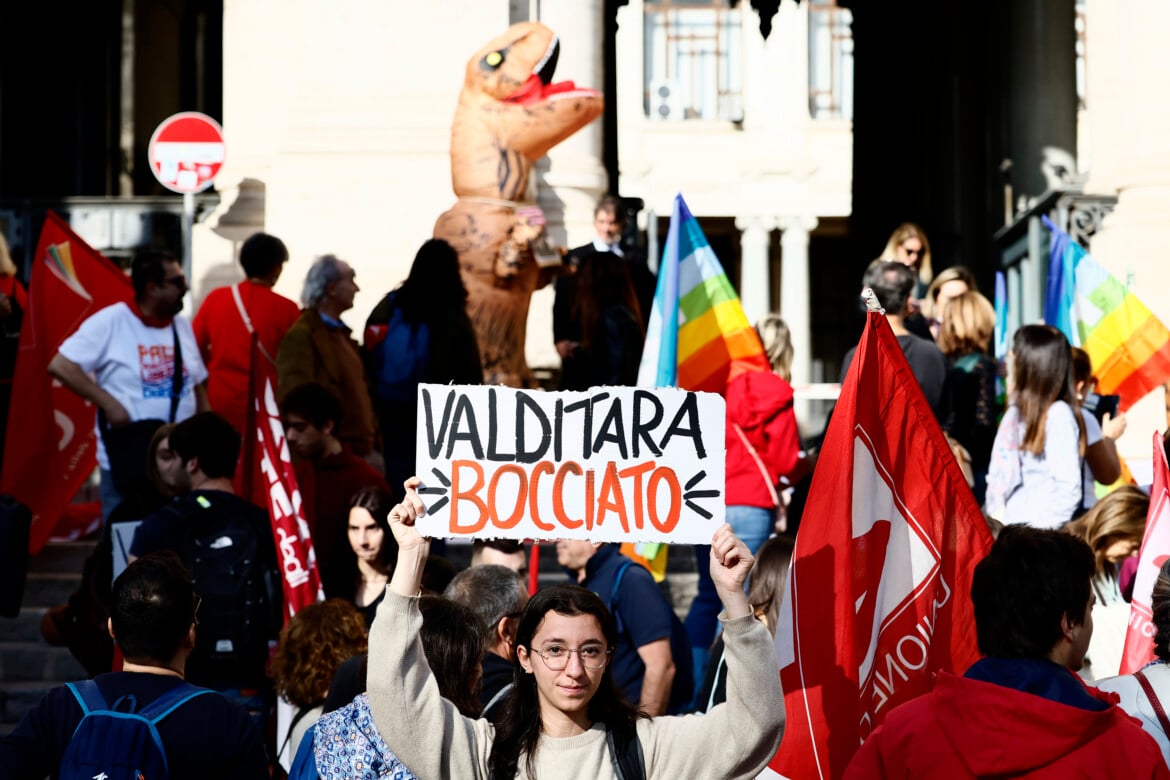 Sciopero di studenti e insegnanti a Roma