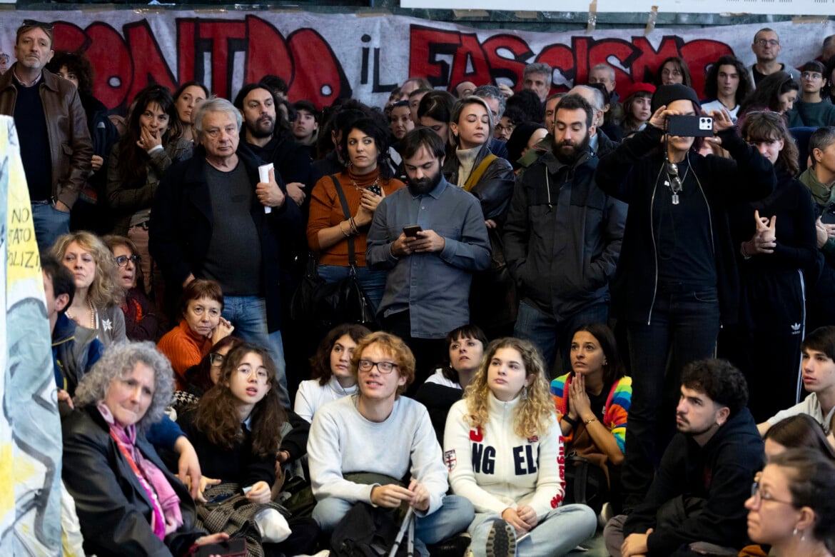 Assemblea nazionale, contro il Ddl sicurezza, nell'aula magna di lettere e filosofia all'Università La Sapienza - foto Ansa