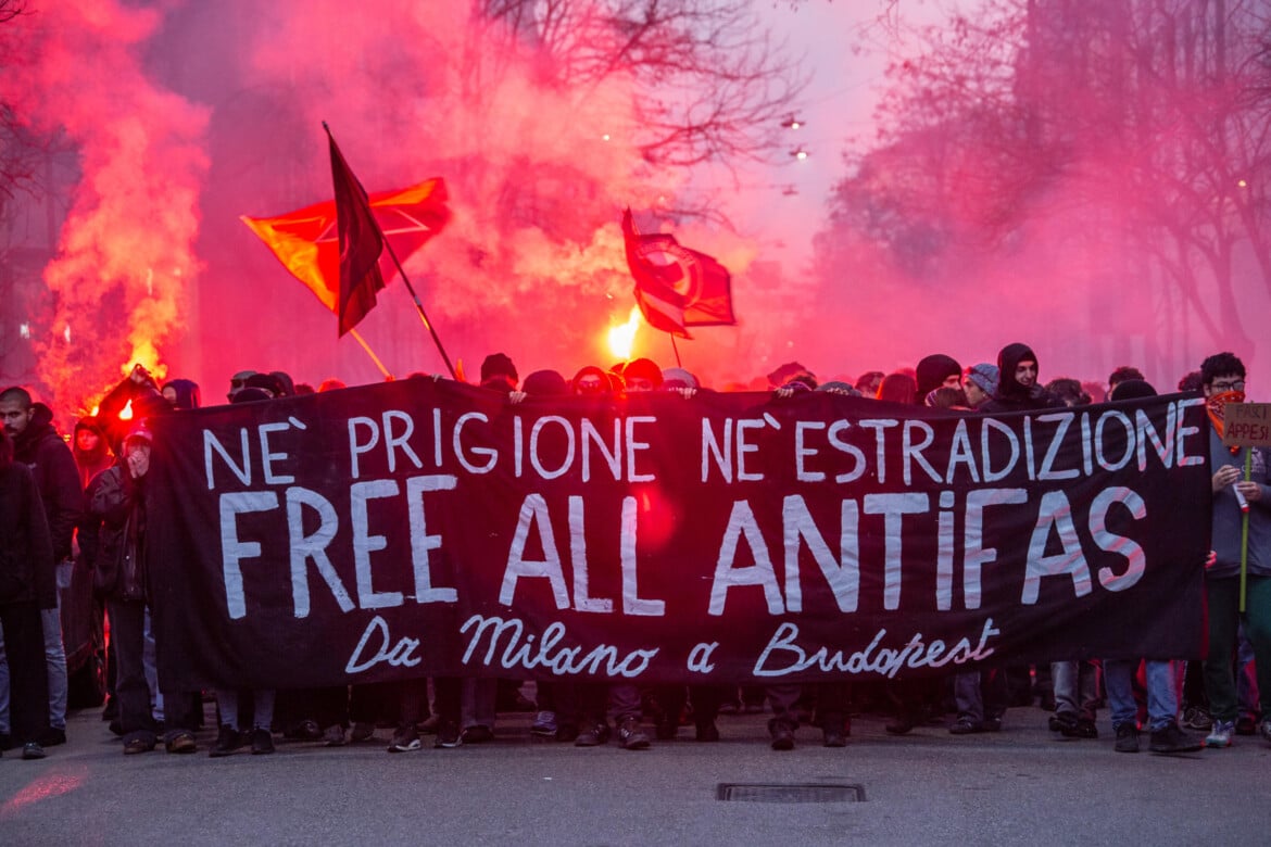 Una manifestazione per la liberazione di Ilaria Salis a Milano, nel gennaio 2024 foto Ansa