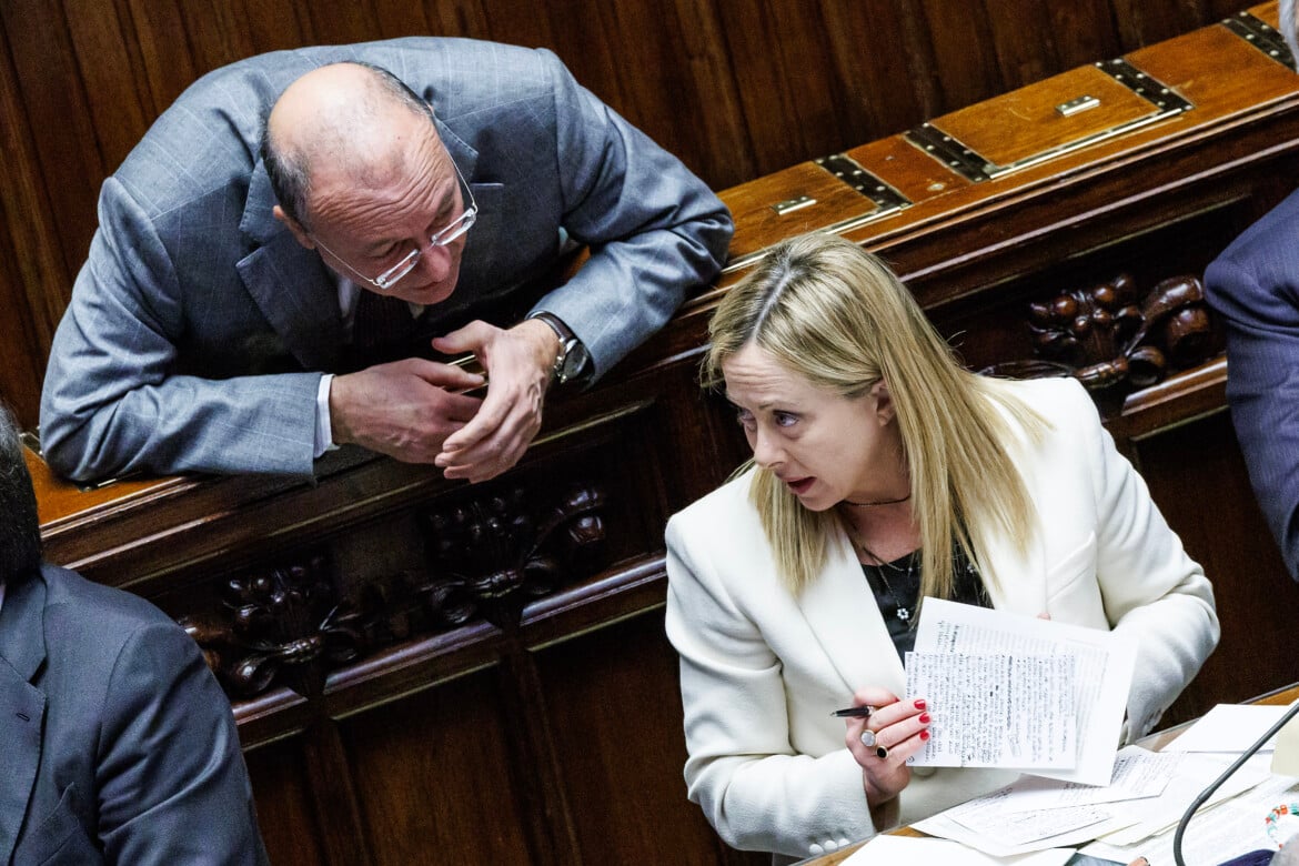 Giuseppe Valditara e Giorgia Meloni alla Camera foto Roberto Monaldo/LaPresse