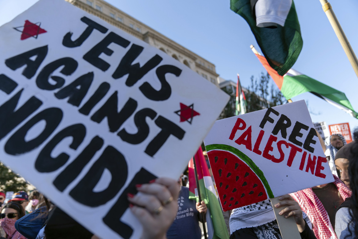 Lafayette Park, New York, 5 ottobre 2024: manifestazione per il cessate il fuoco in Palestina (foto Ap/Jose Luis Magana)