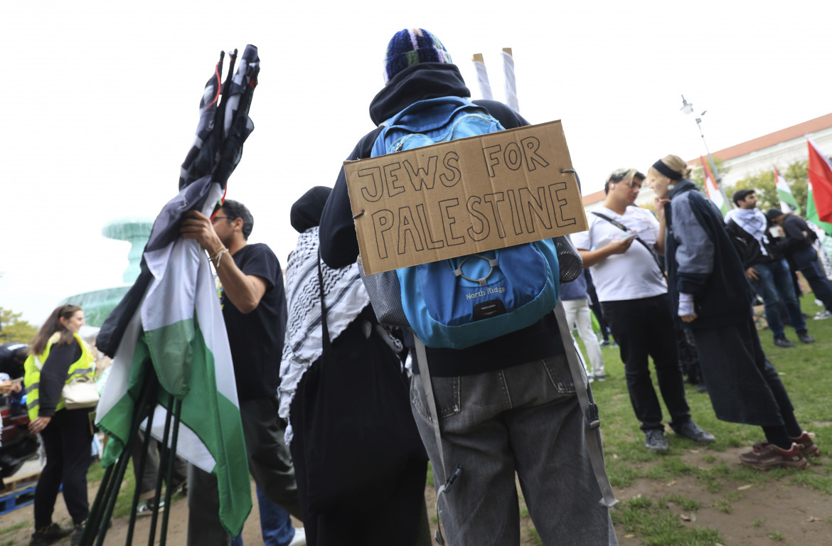 Germania, Monaco, ad una manifestazione contro la guerra a Gaza foto Ap