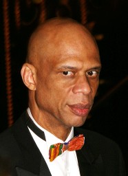 08est2 KAREEM ABDUL-JABBAR 67_1