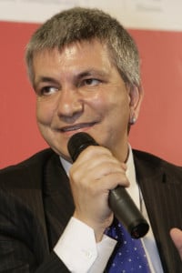 Vendola: «Nel Pd si apre una crepa, ma Civati non è Godot»