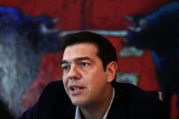 31desk1 nel testo TSIPRAS