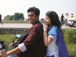 02VISSINapeeturaMasaan_VickyKaushal_ShwetaTripathi (1)