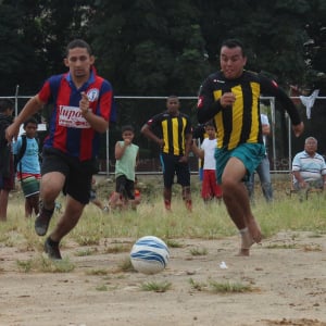 Polvere, «batucada» e partite  senza arbitro: è la Copa Rebelde