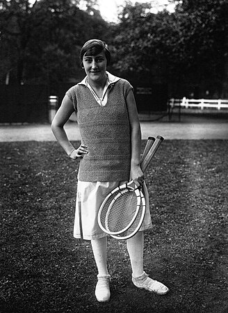 Simonne Mathieu, drôle de tennis