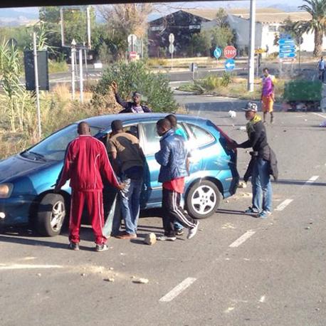 Rivolta nel centro di accoglienza I profughi bloccano Mineo